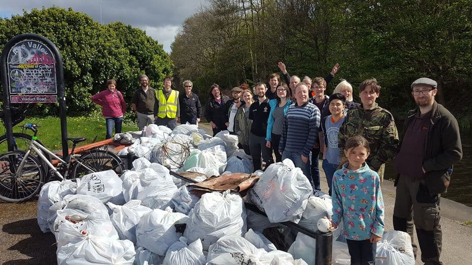 river clean up environment city cleanup litter climate sustainability reduce landfill teamwork community leeds yorkshire canal aire westyorkshire nature natural pickers