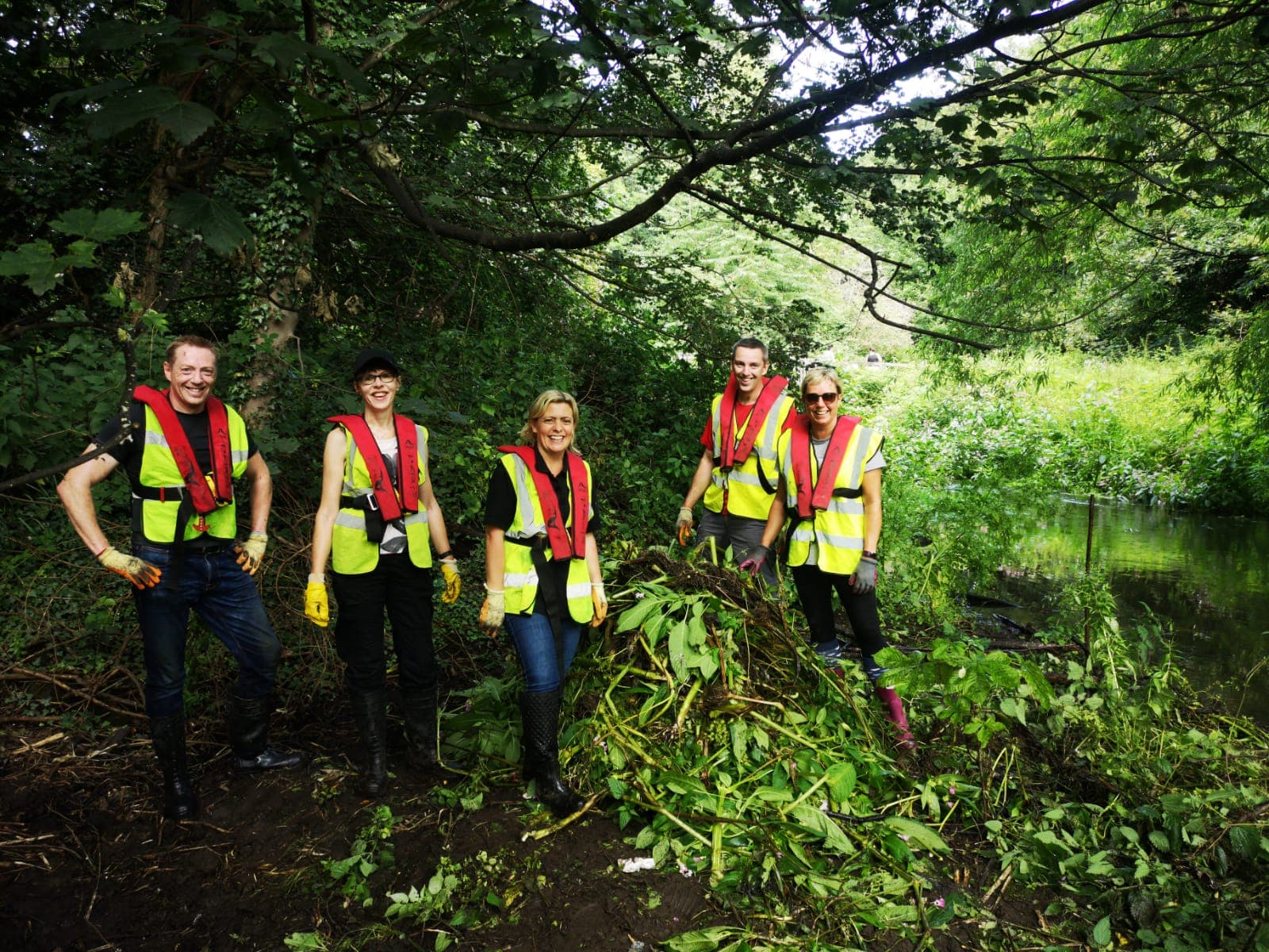 river clean up environment city cleanup litter climate sustainability reduce landfill teamwork community leeds yorkshire canal aire westyorkshire nature natural pickers